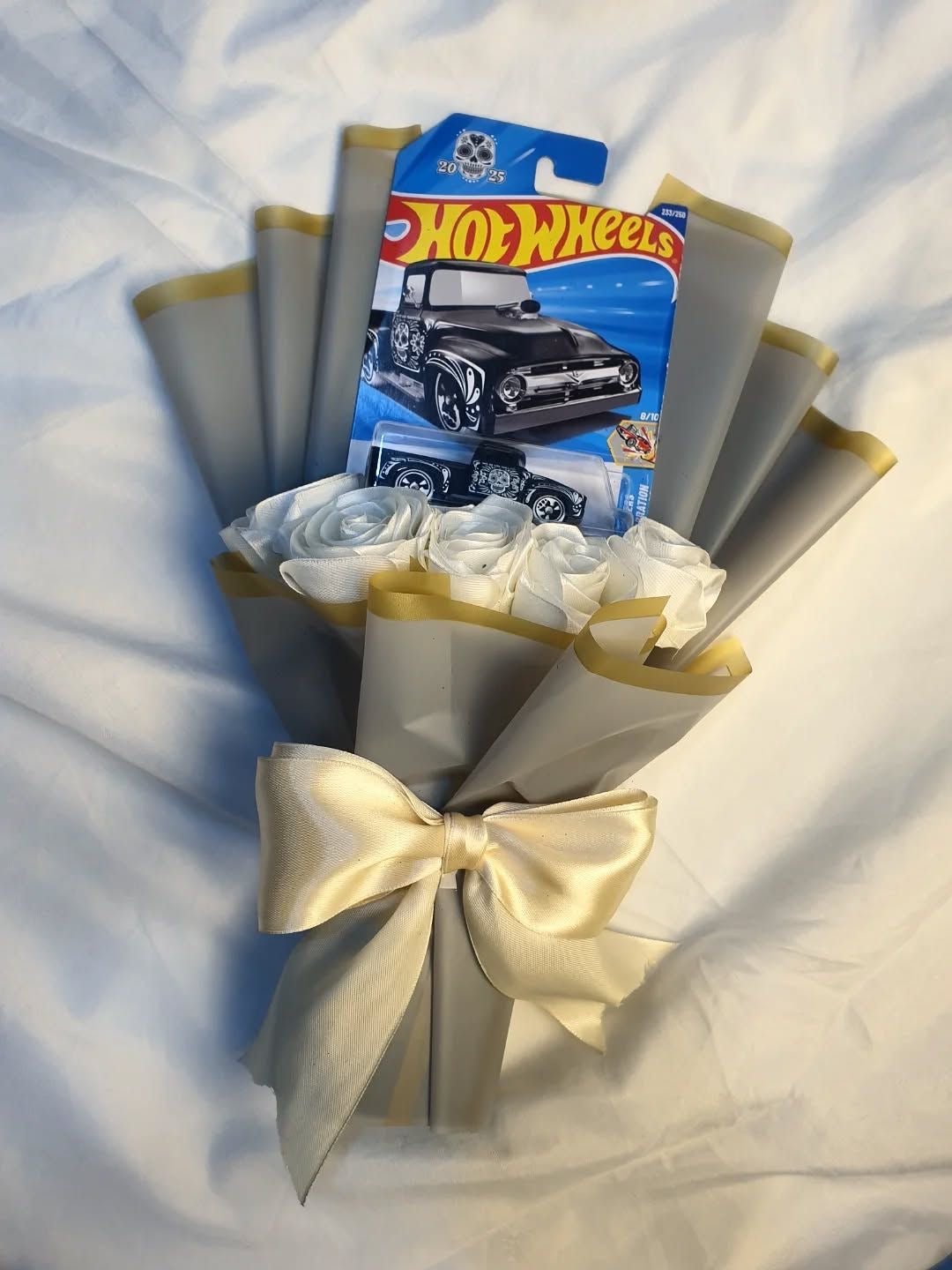 Single hotwheel for him